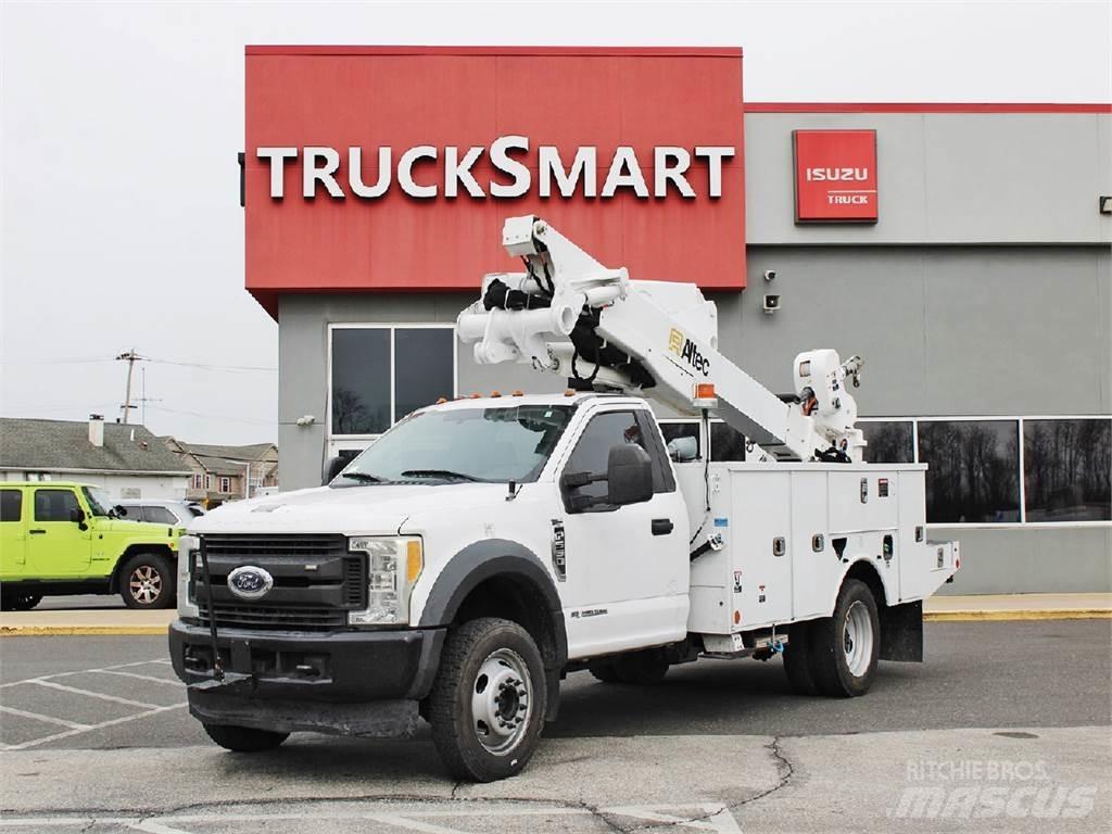 Ford F550 Моторизирани платформи с талига