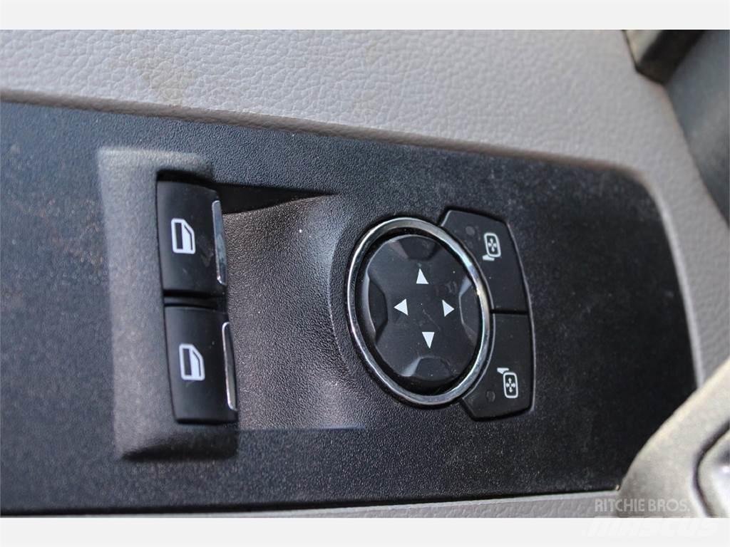 Ford F550 Моторизирани платформи с талига