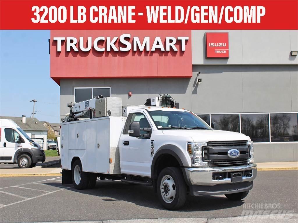 Ford F550 Общински/универсални превозни средства
