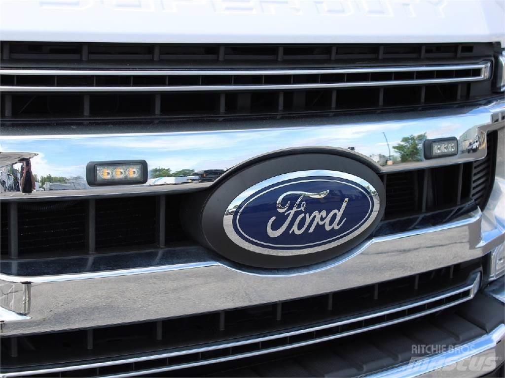 Ford F550 Моторизирани платформи с талига