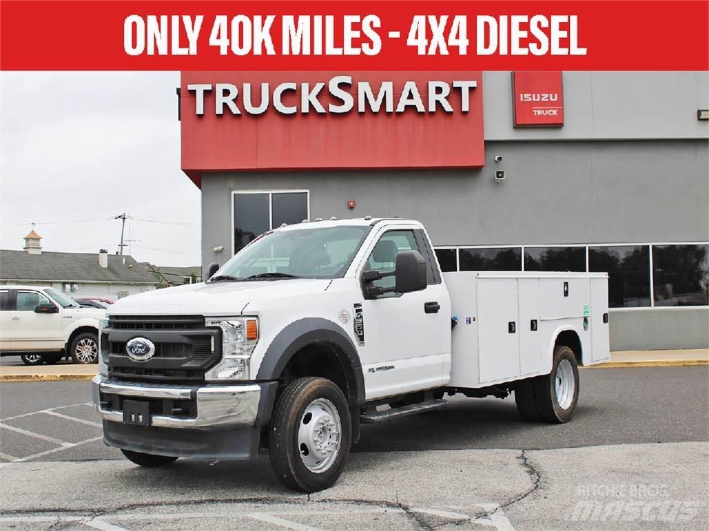 Ford F550 Общински/универсални превозни средства
