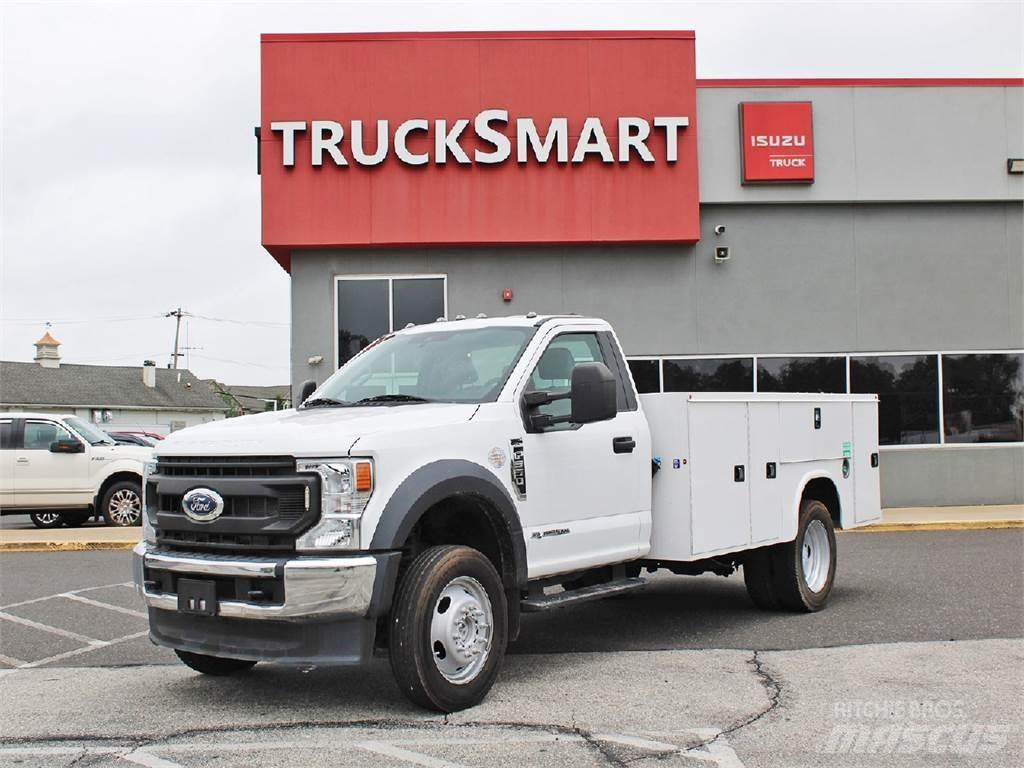 Ford F550 Общински/универсални превозни средства
