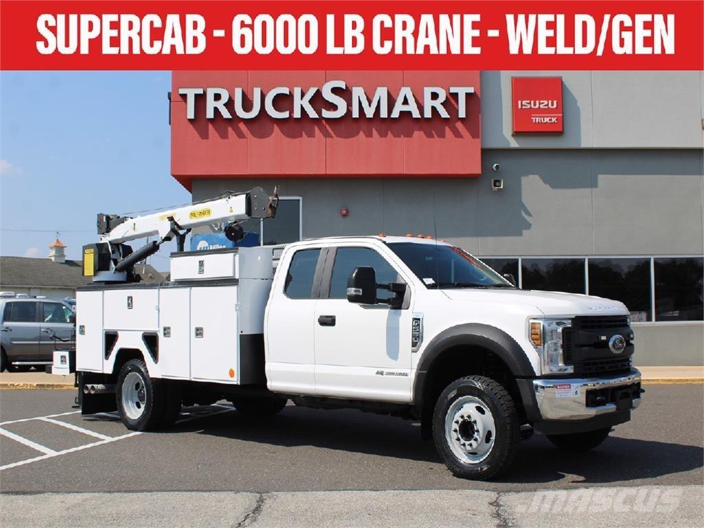 Ford F550 Общински/универсални превозни средства
