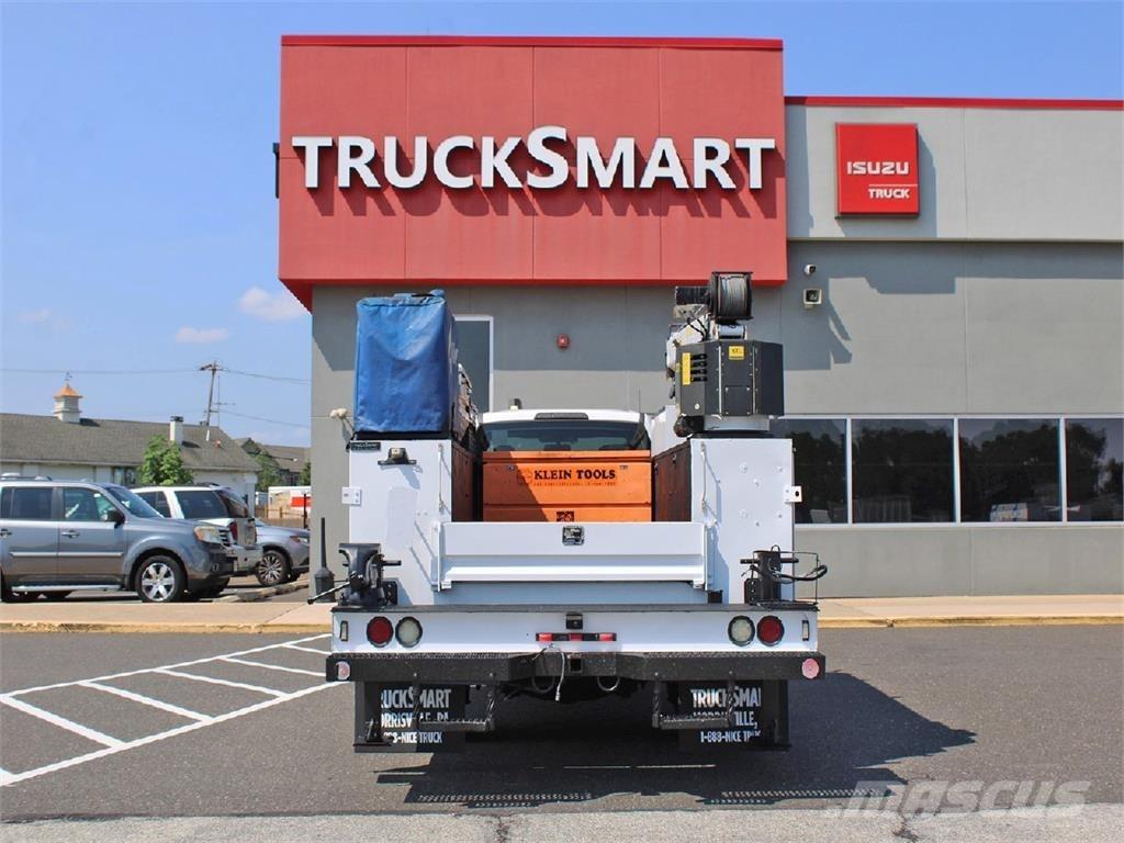 Ford F550 Общински/универсални превозни средства
