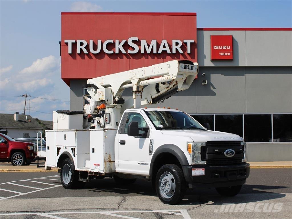 Ford F550 Общински/универсални превозни средства
