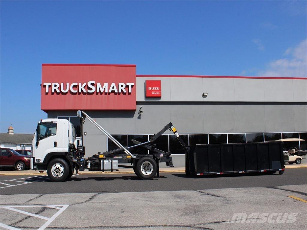 Isuzu FTR Камиони с кран с кука