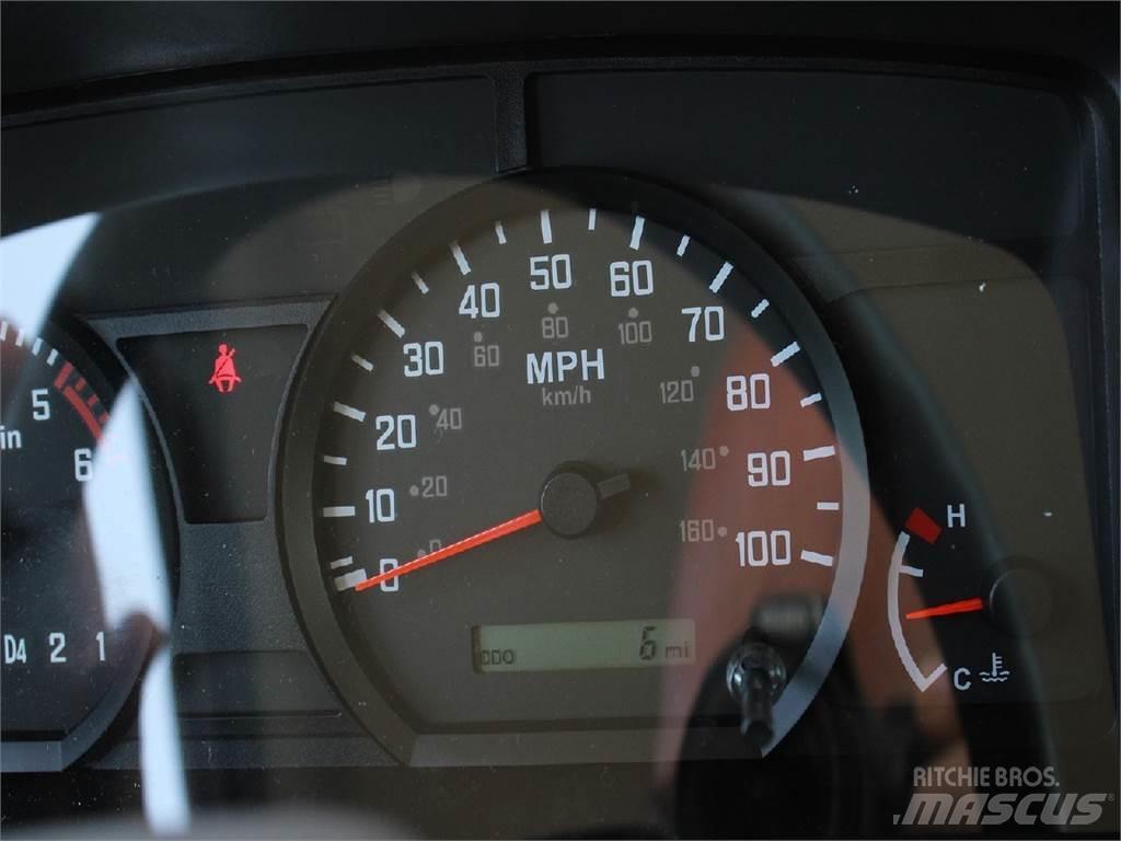 Isuzu NPR-HD Бордови