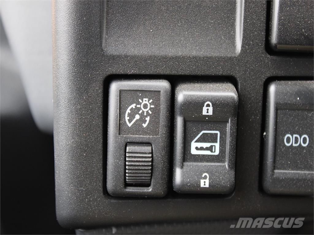 Isuzu NRR Автофургони