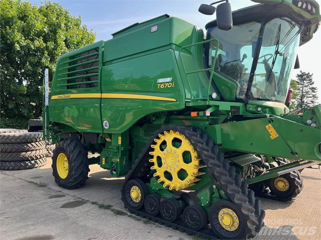 John Deere T670I Комбайни