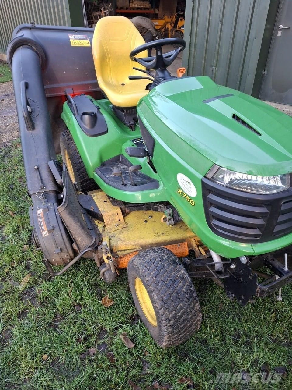 John Deere X750 Косачки