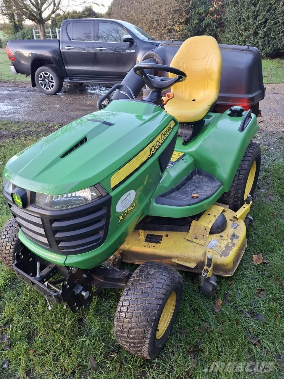 John Deere X750 Косачки