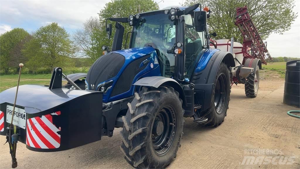 Valtra N155EV Трактори