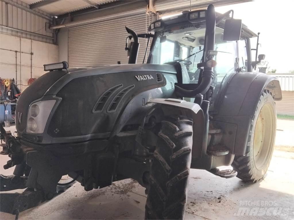 Valtra T183V Трактори