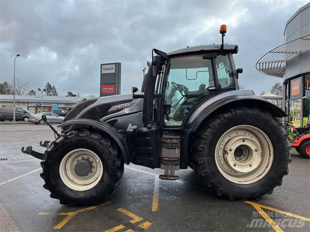Valtra T254V Трактори
