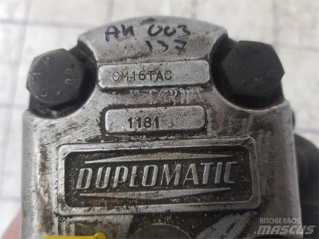  Duplomatic gear pump Части и оборудване за кранове
