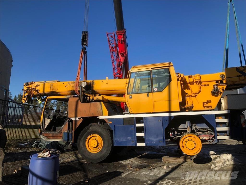 Liebherr LTM 1030-2 Всъдеходни кранове