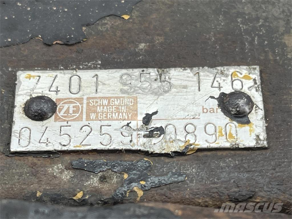  Steering box Части и оборудване за кранове
