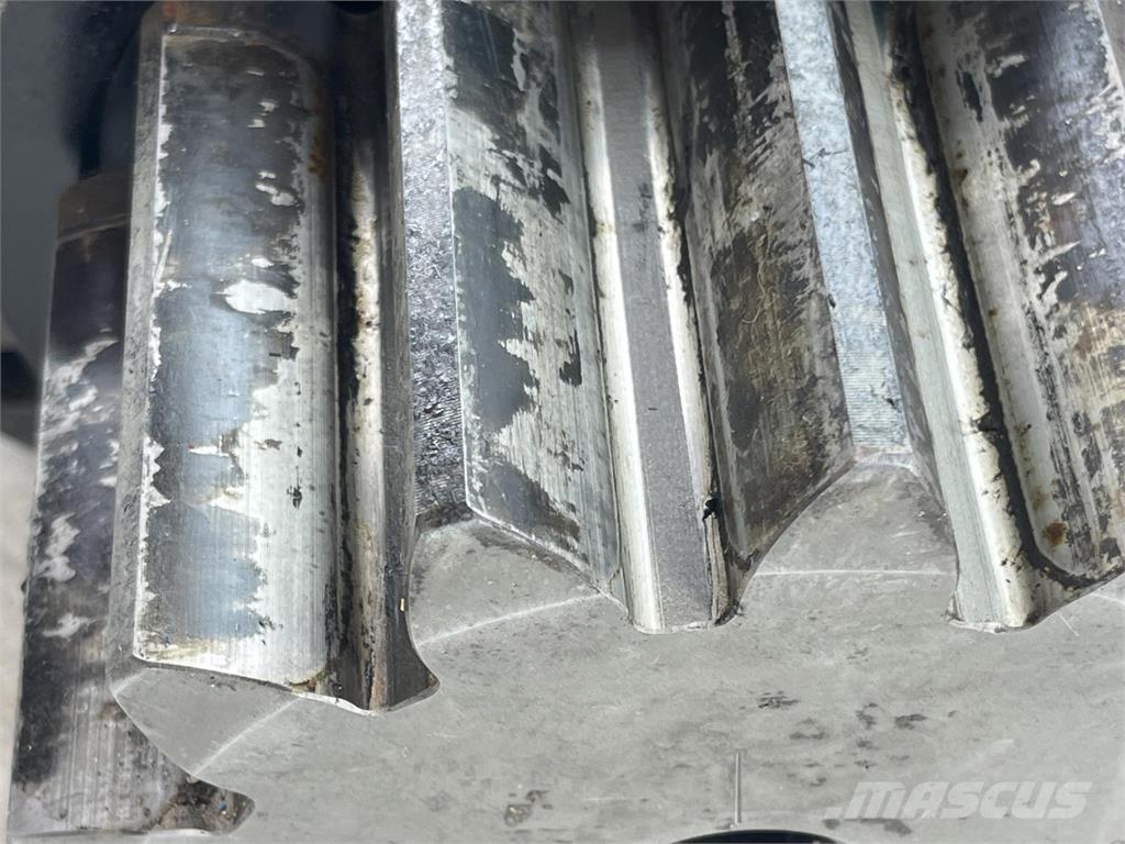 Terex slew gear Части и оборудване за кранове
