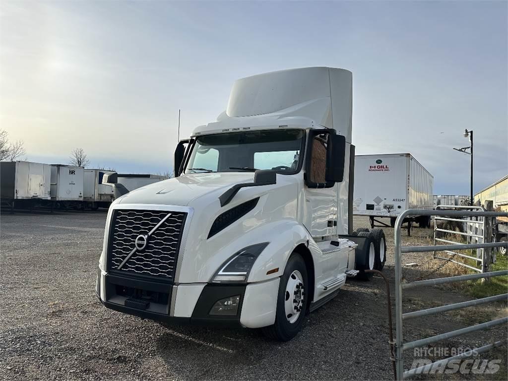 Volvo VNL300 Влекачи