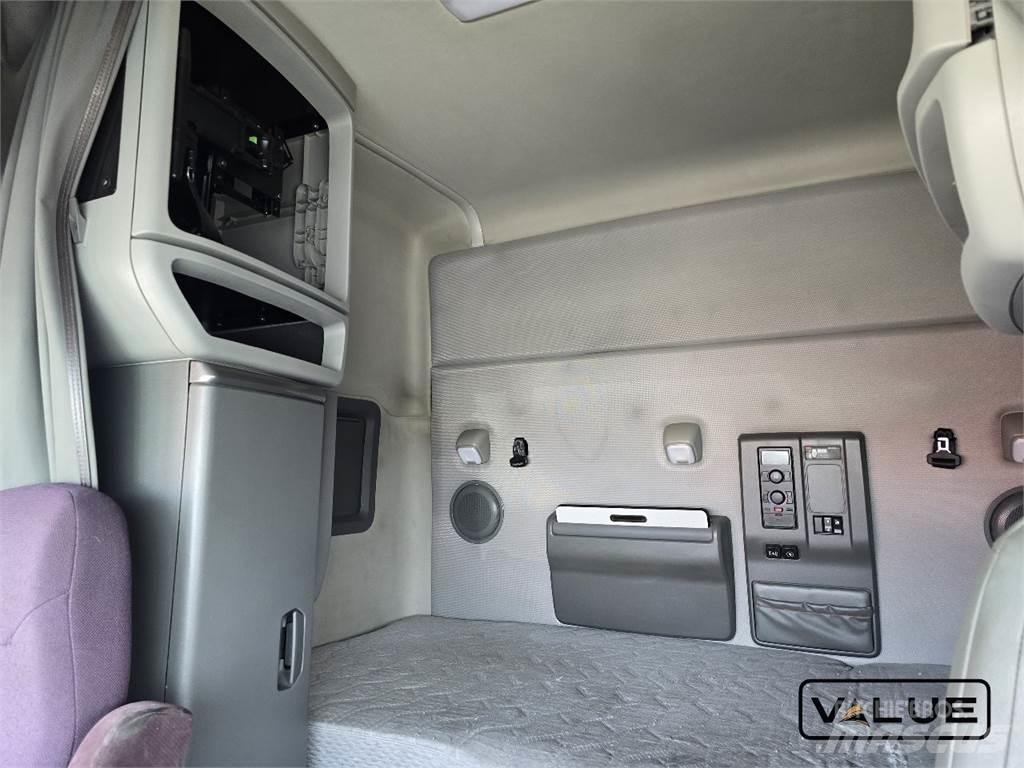 Volvo VNL740 Влекачи