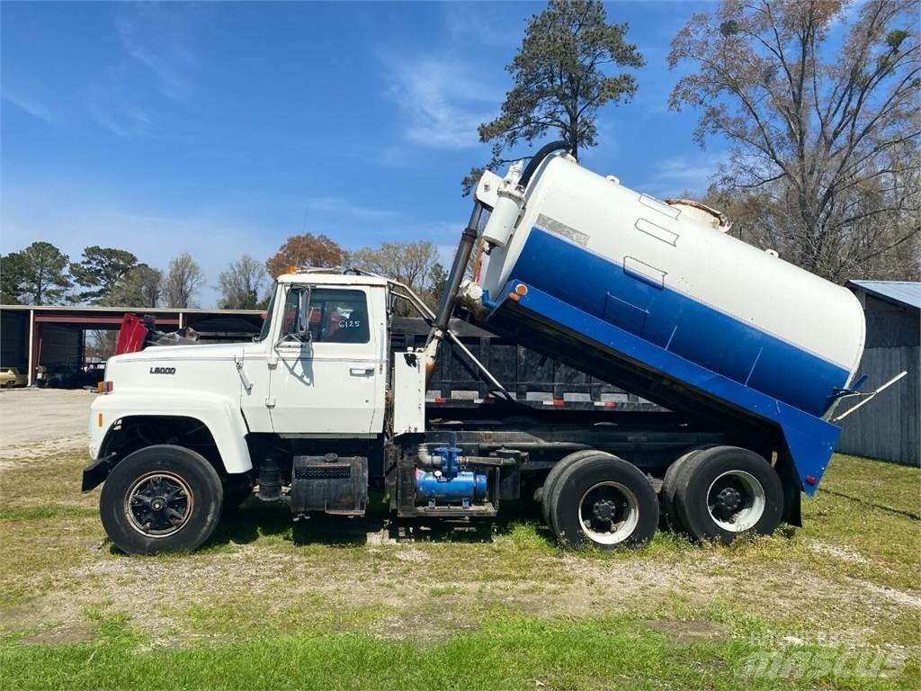 Ford L8000 Строителство - Други