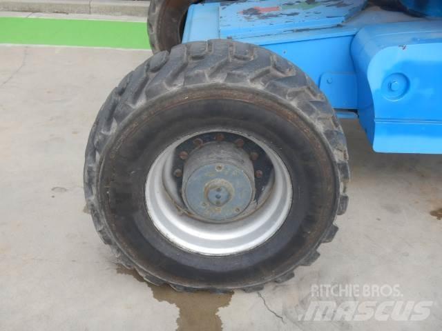 Aichi SP21AJ Телескопични повдигачи
