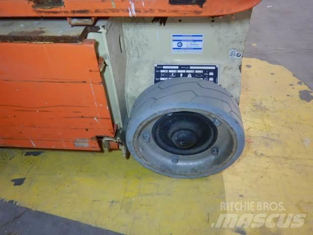JLG 1230ES Вертикални мачтови повдигачи
