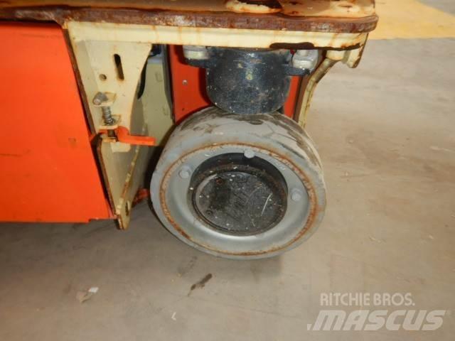 JLG 1230ES Вертикални мачтови повдигачи
