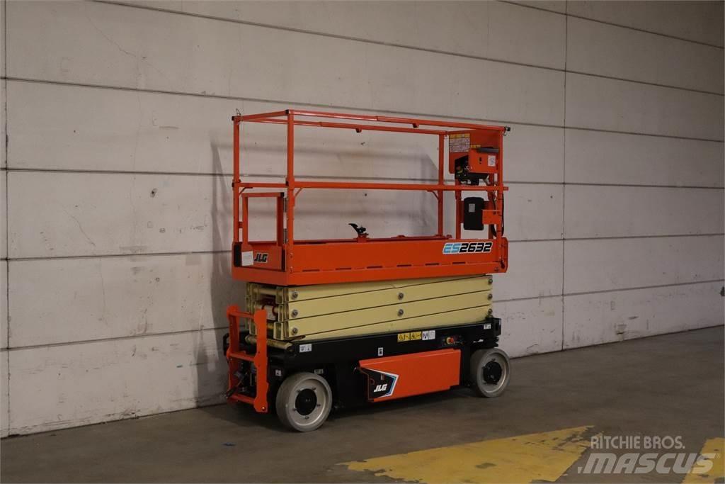 JLG 2632ES Ножични работни платформи