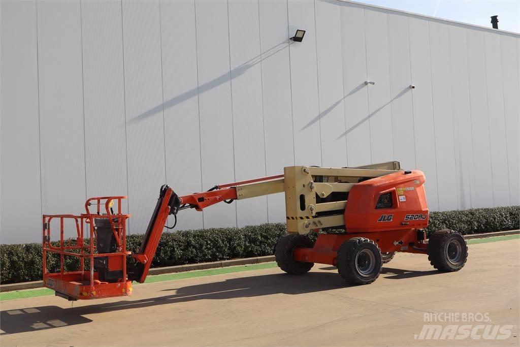 JLG 520AJ Съчленени стрелови подемници