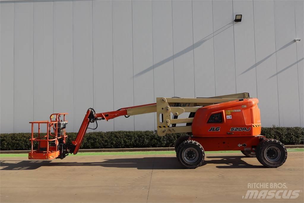 JLG 520AJ Съчленени стрелови подемници