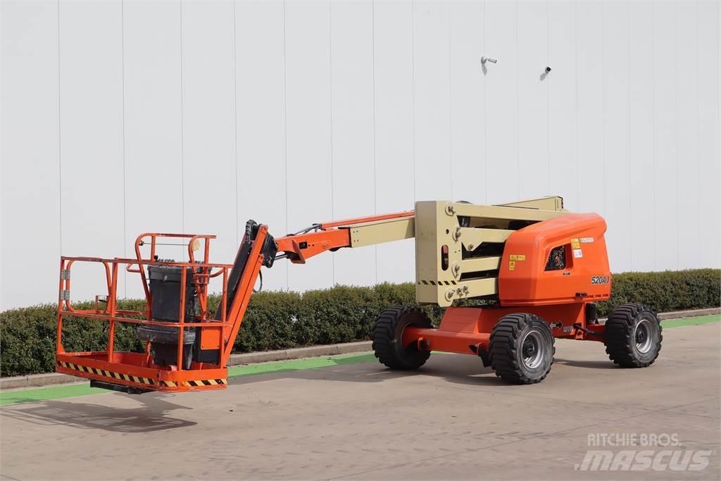 JLG 520AJ Съчленени стрелови подемници