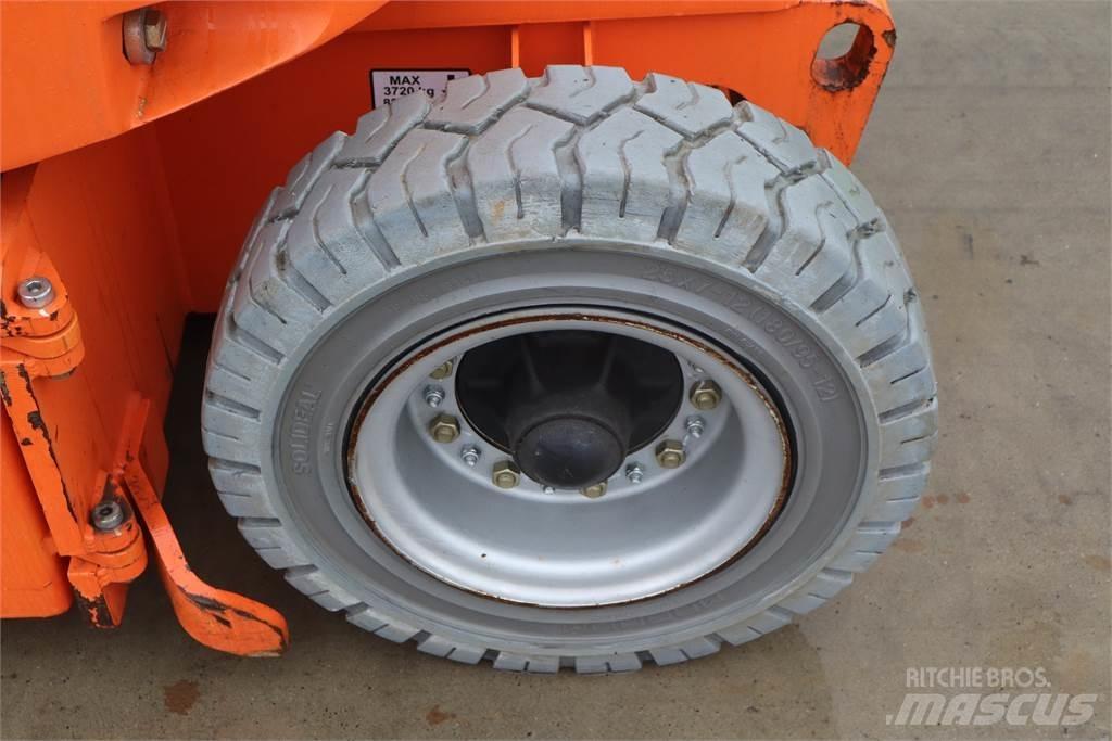JLG E300AJP Съчленени стрелови подемници