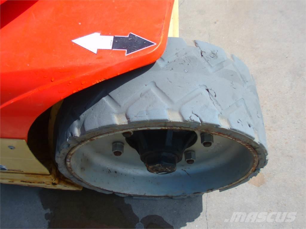 JLG Toucan 12E+ Вертикални мачтови повдигачи
