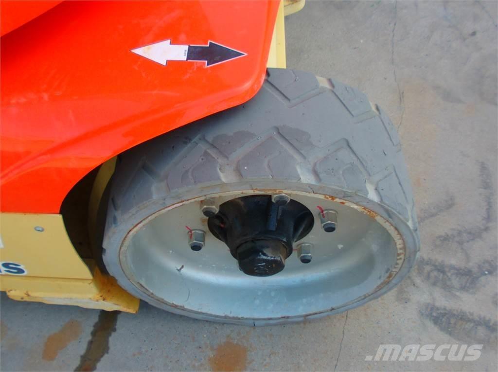 JLG Toucan 12E+ Вертикални мачтови повдигачи
