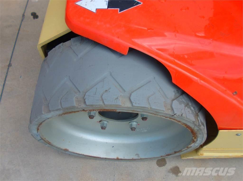 JLG Toucan 12E+ Вертикални мачтови повдигачи
