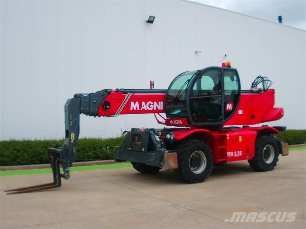 Magni 5.25 SH Телескопични товарачи