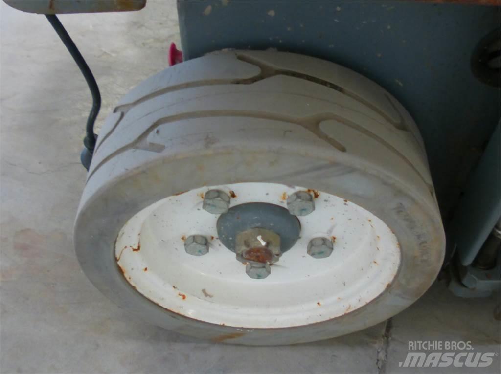 SkyJack SJ3219 Ножични работни платформи
