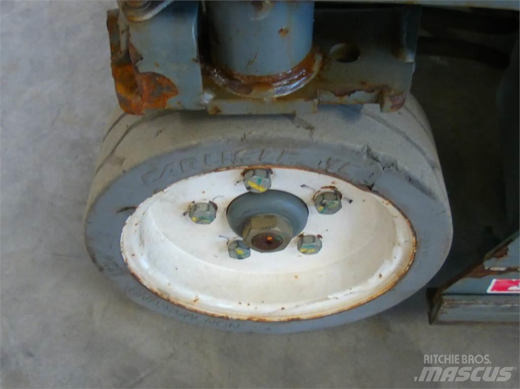 SkyJack SJ3219 Ножични работни платформи