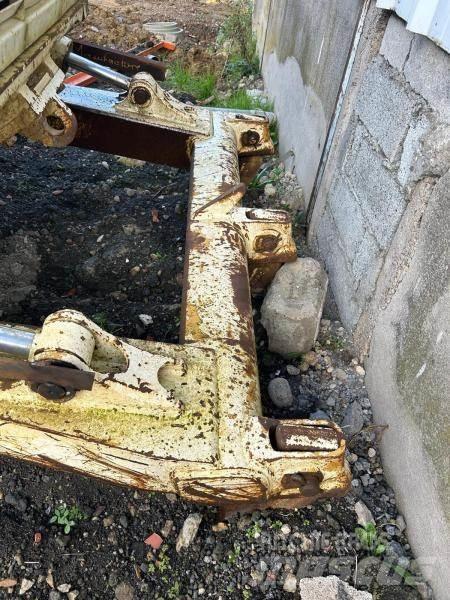 CAT 963D Други компоненти