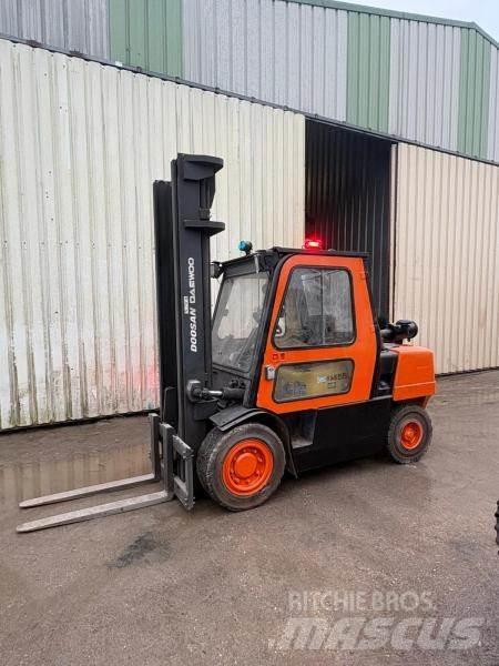 Doosan D45SC Вилични кари-повдигачи - други
