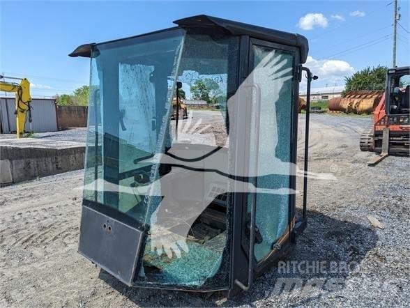 CASE  Кабина