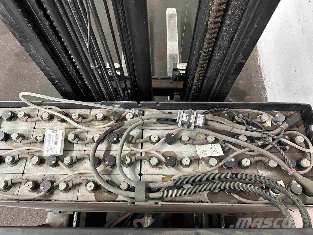 BT RRE 140 - TRIPLEX 9 m Ретрак/ Високоповдигач с изместване на вилката напред