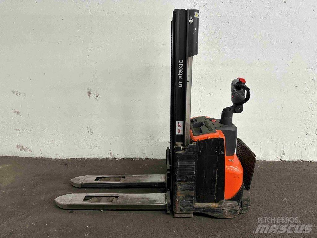 BT SWE 100 Колички високоповдигачи с теглич