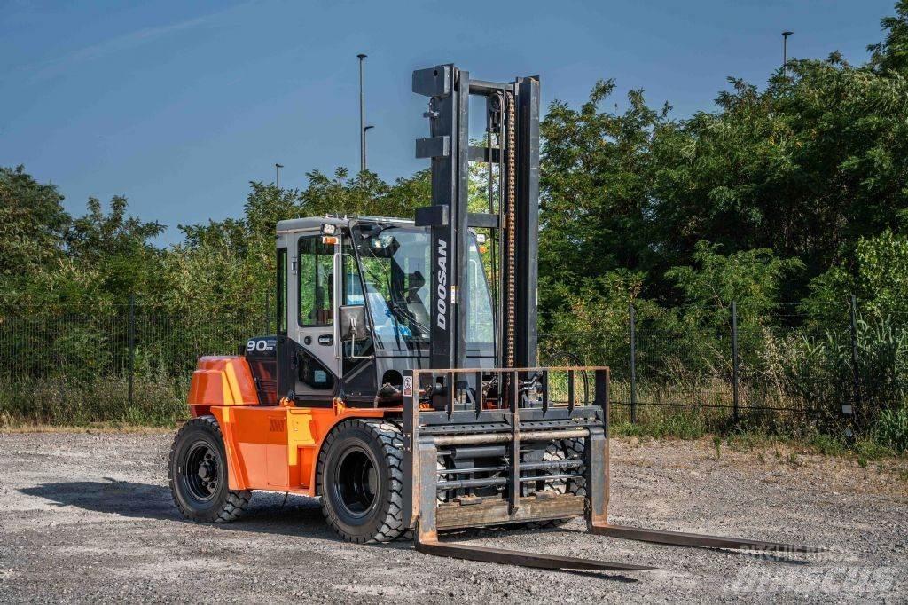 Doosan D 90-S-7 Дизелови камиони
