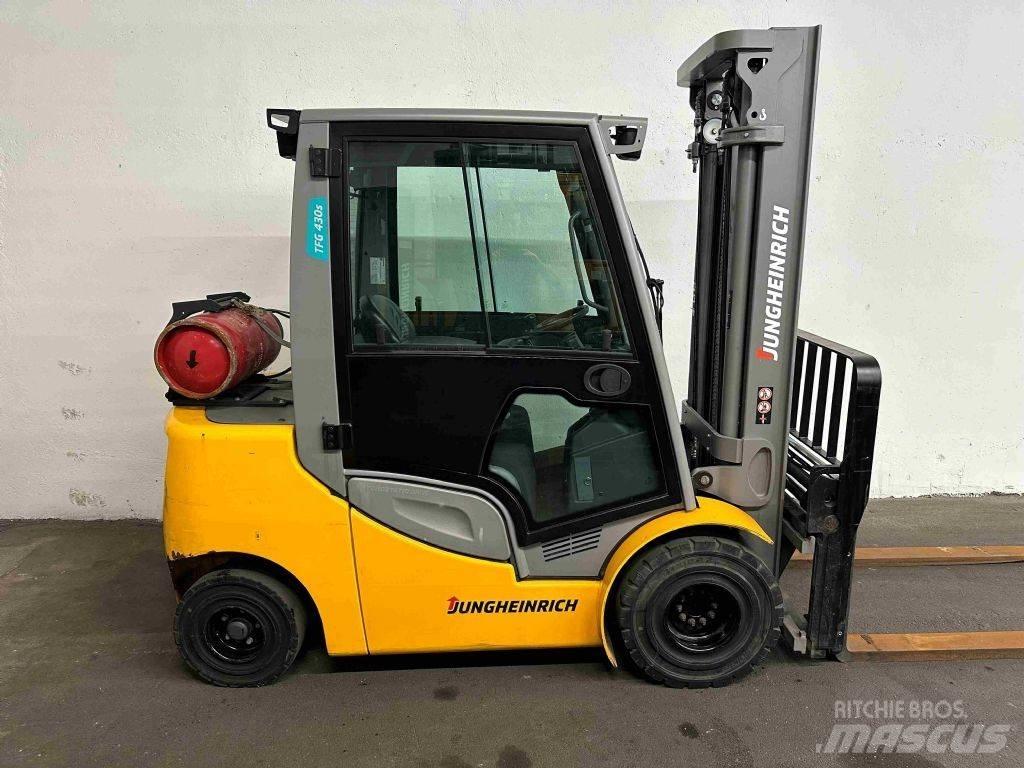 Jungheinrich TFG 430s Камиони с АГУ