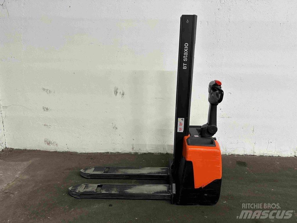 Toyota HWE 100 Колички високоповдигачи с теглич