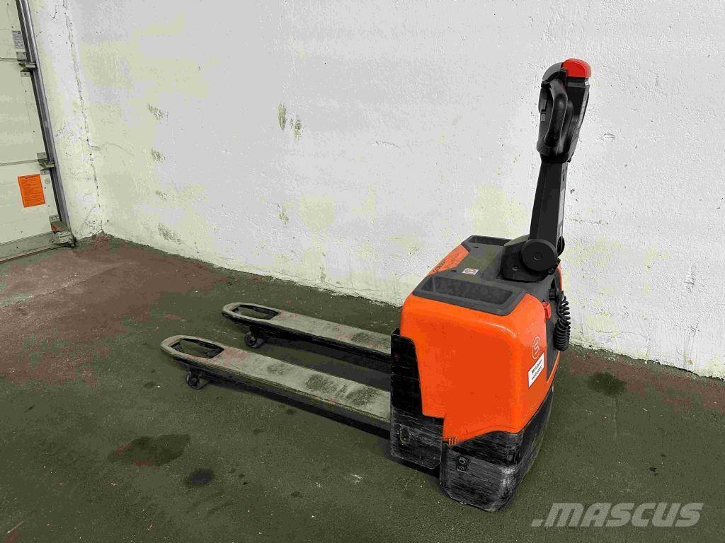 Toyota LWE 130 Нископовдигач