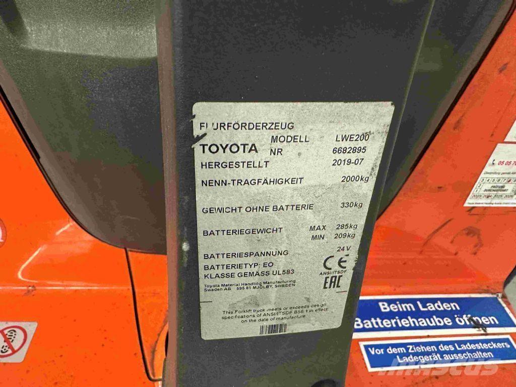 Toyota LWE 200 Нископовдигач