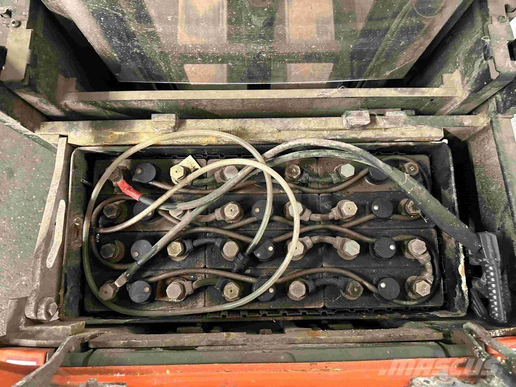 Toyota SPE 200 D Колички високоповдигачи с теглич